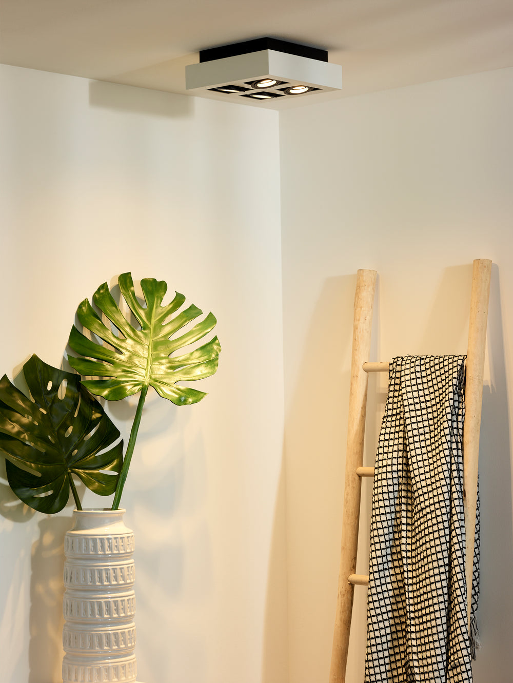 Lucide XIRAX LED loftspot, 4x5W GU10, dim to warm 2200K-3000K, IP20, firkantet Hvid aluminium