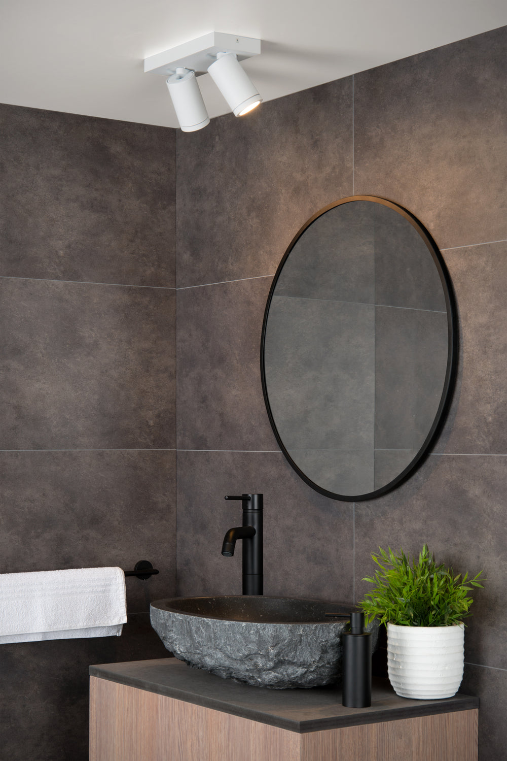 Lucide TAYLOR LED badeværelses loftspot, 2x5W GU10, 2200K-3000K dim to warm, IP44 Sandhvid