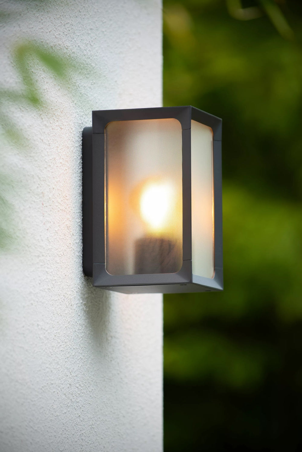 Lucide LED udendørs væglampe bur med E27 fatning og IP44 klassificering