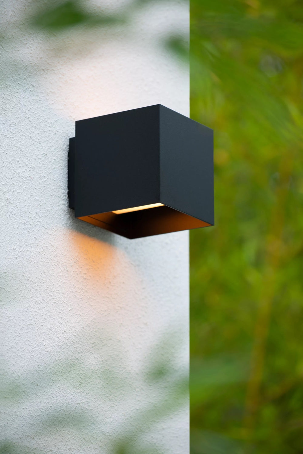 Lucide LED outdoor wall lamp exeter black E27 IP54 220V 50W flicker-free