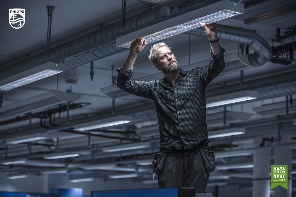 Philips CorePro LEDtube 1200mm 15.5W T8 3000K G13 1700 lumen 220-240V CRI 80 240° Mat CE RoHS