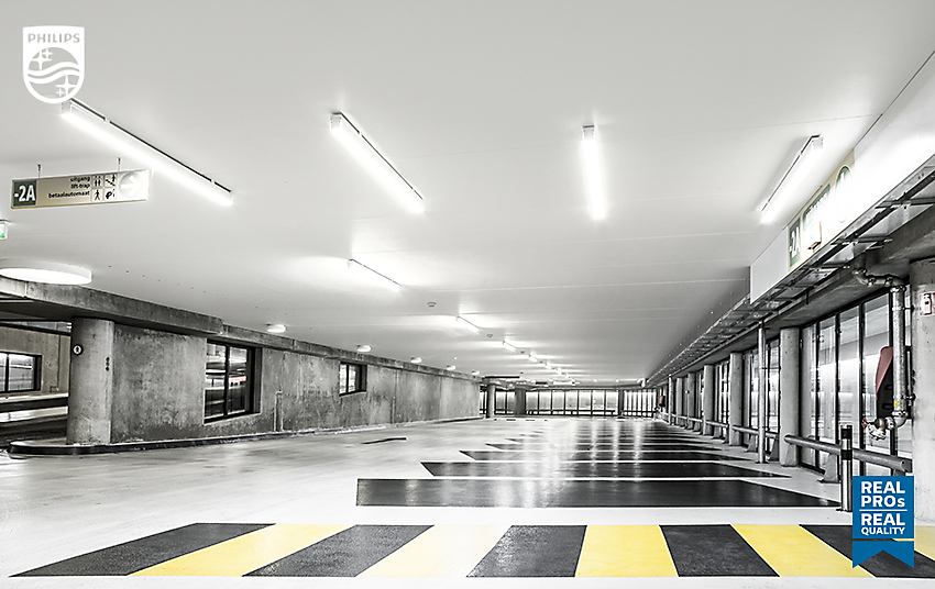 Philips MAS LEDtube HF 1200mm HO T8 for energy-efficient lighting in offices and stores